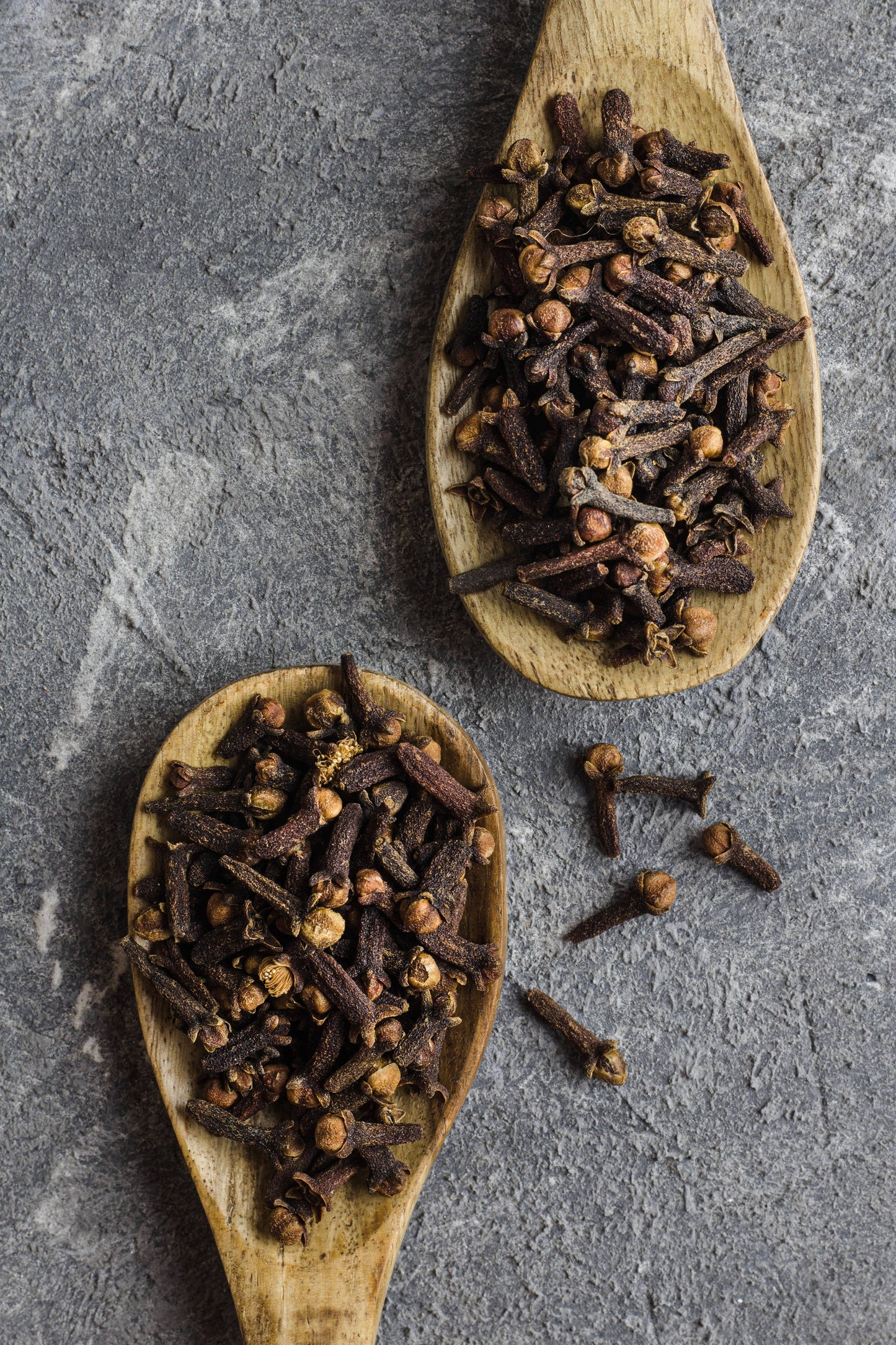 Cloves (Case of 6)