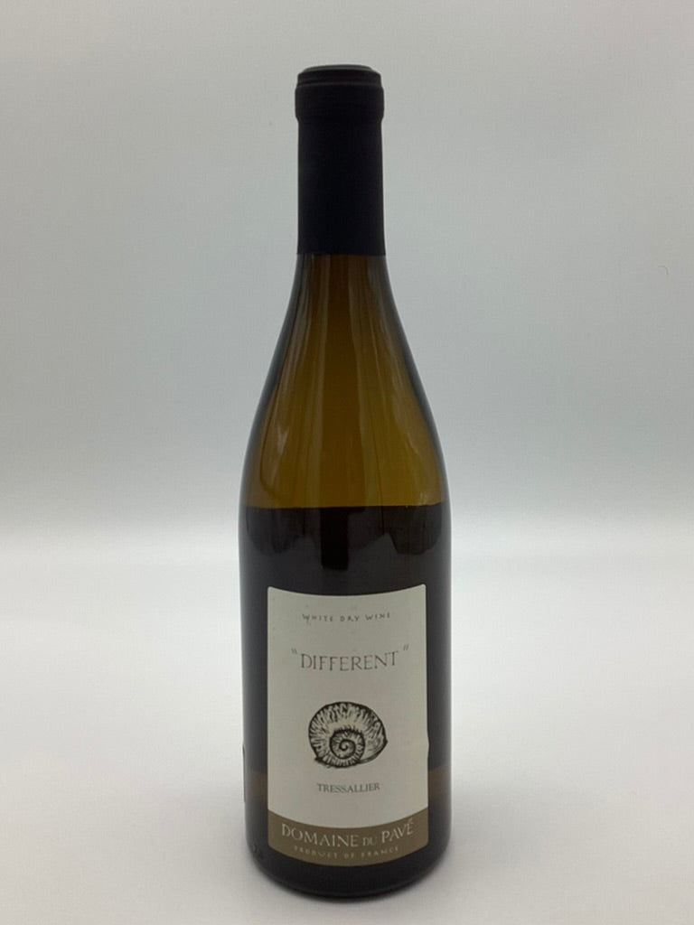 Domaine Du Pave "Different" Tressalier 2022