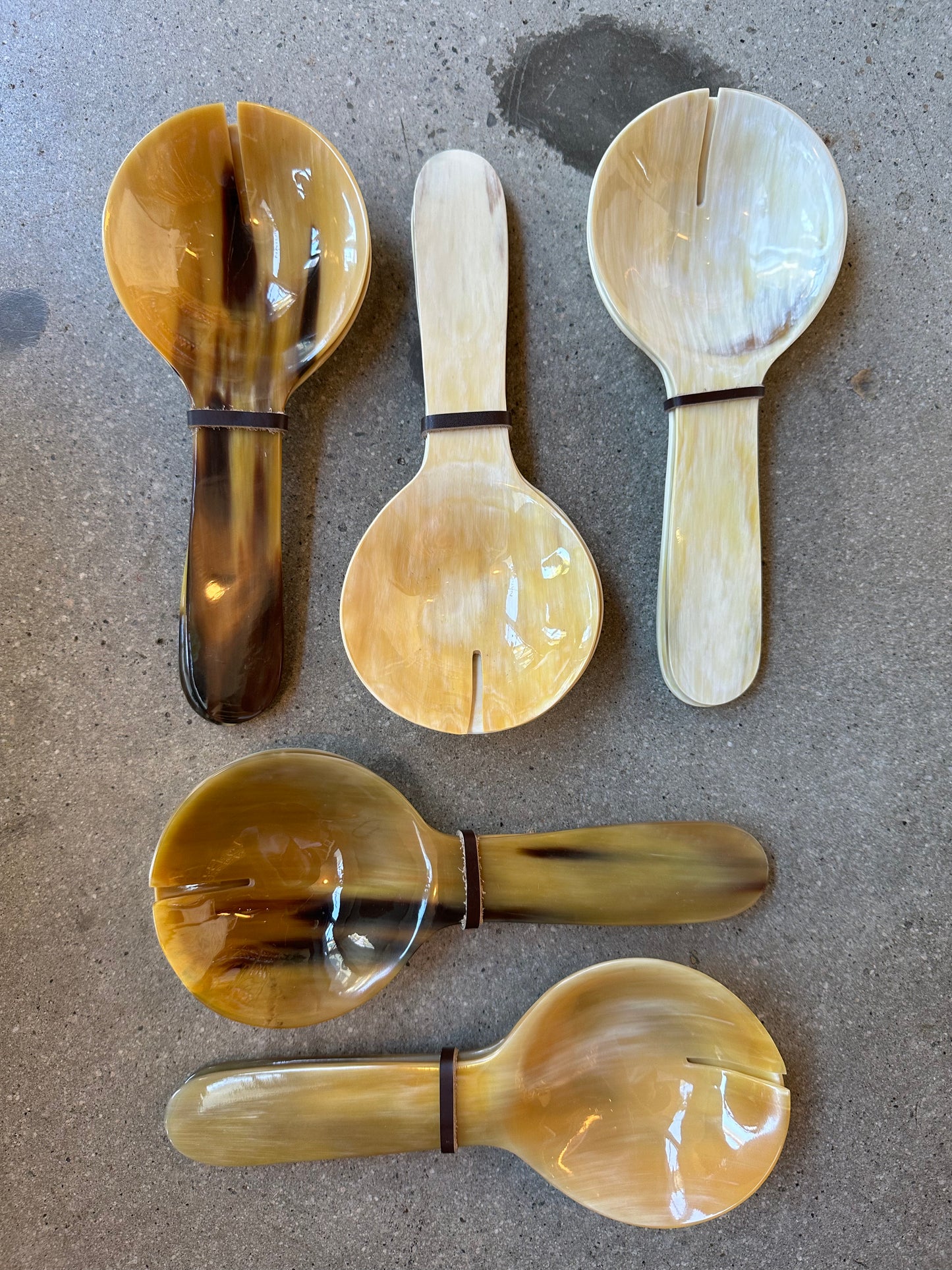 Horn Salad Servers