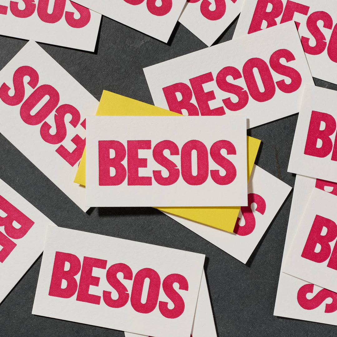 Besos Mini Card